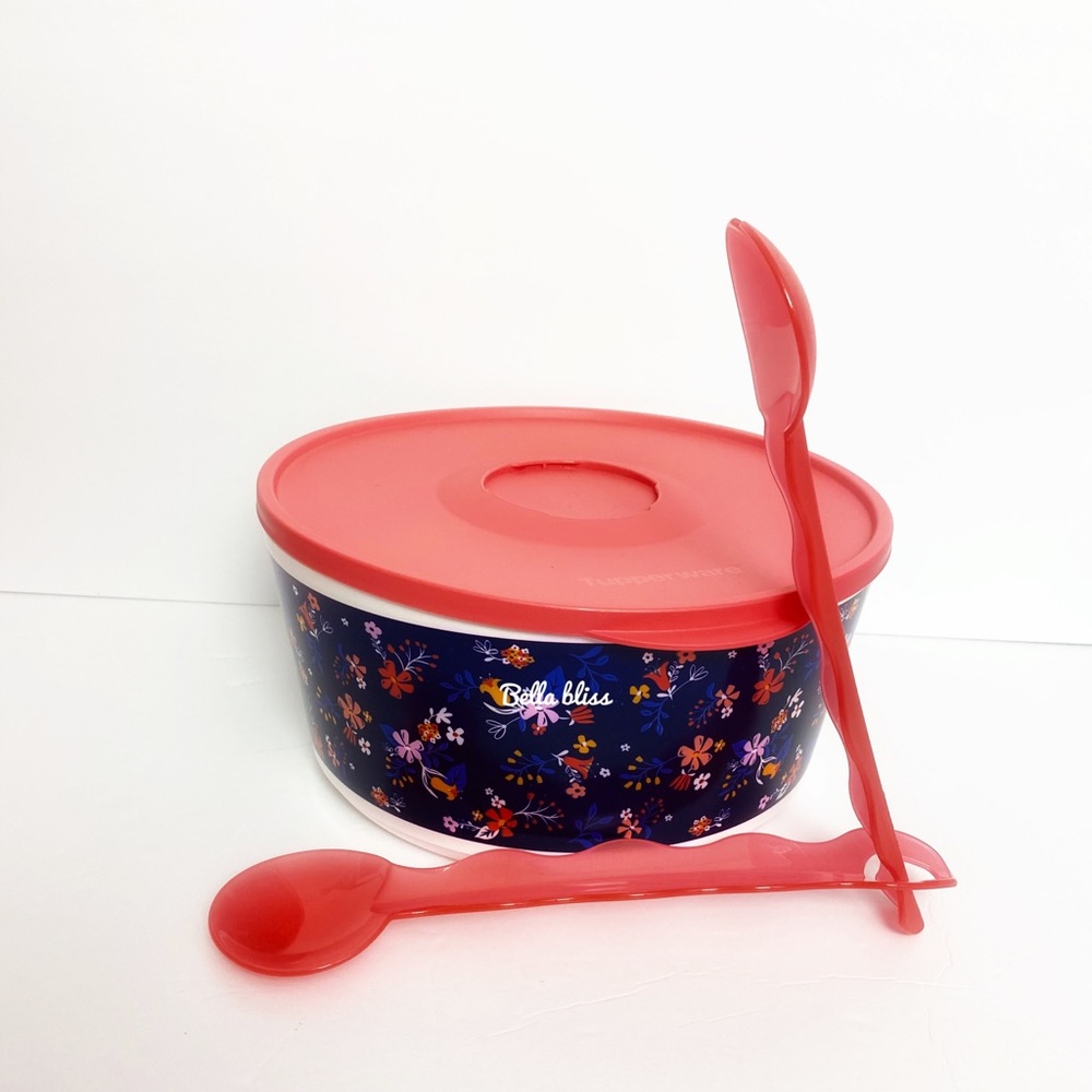 New !!! Tupperware floral serveware